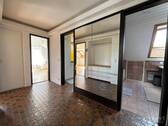 Eingangsbereich - Große, helle 2 Zimmer-Dachgeschosswohnung mit Balkon und Tiefgaragen-Stellplatz