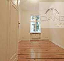 Bezugsfrei und mit Sonnenbalkon - Modernisierte Altbauwohnung - Berlin Prenzlauer Berg