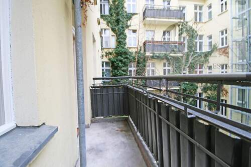 Balkon - 2 Zimmer Etagenwohnung in Berlin