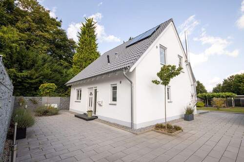 Frontansicht - 4 Zimmer Einfamilienhaus in Grevenbroich