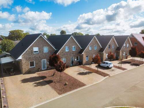 Frontansicht - 4 Zimmer Mehrfamilienhaus, Wohnhaus zum Kaufen in Westoverledingen