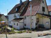 Wohnhaus mit Scheune - 