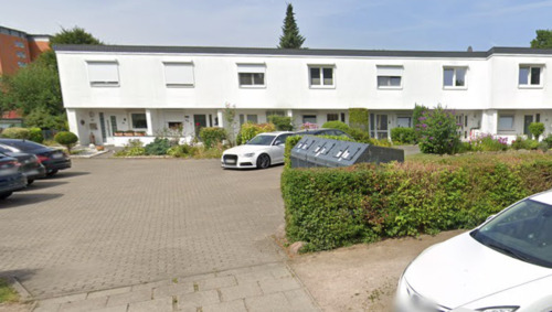 Außenansicht - *** Saniertes Einfamilienhaus mit Garten, Terrasse und Stellplatz in strategisch sehr guter und ruhigen Lage in Hamburg-Farmsen ***