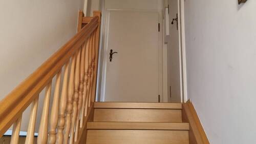 Treppenaufgang - 4 Zimmer Einfamilienhaus in Bannewitz