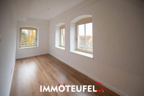 Arbeite-/KInderzimmer - 