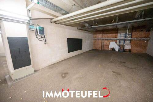 Tiefgaragenstellplatz mit Wallbox - 