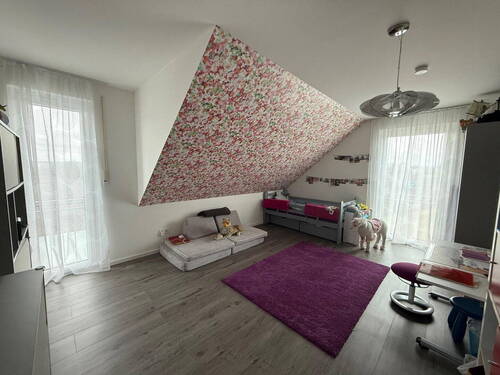 Kinderzimmer mit viel Licht - 