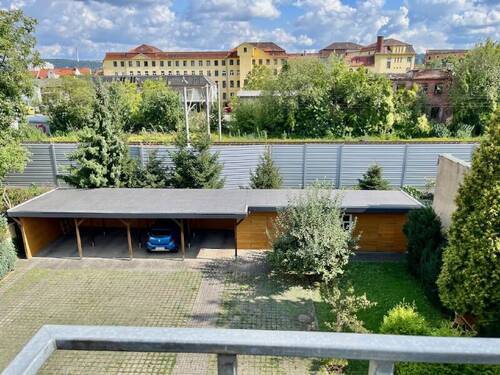 Blick zum Bahndamm - 