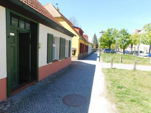 Straßenansicht - 2 Zimmer Etagenwohnung zum Kaufen in Potsdam