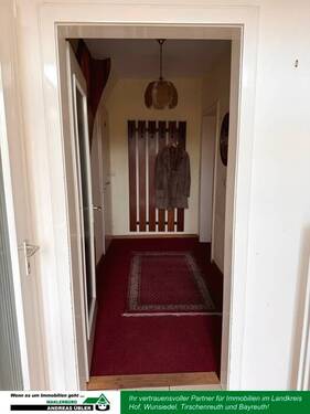 EG Flur - 9 Zimmer Doppelhaushälfte in Arzberg