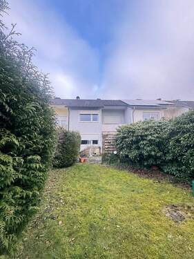 Außenansicht
- Charmantes Reihenmittelhaus mit Garten in Idyllischer Lage von Bielefeld-Sennestadt