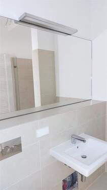 Gäste WC mit Dusche - 