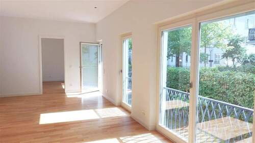 Panoramafenster - 4 Zimmer Etagenwohnung zur Miete in Düsseldorf