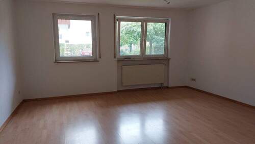 Wohnzimmer - Ruhige und helle 2 Zimmerwohnung mit Stellplatz in Zentrumsnähe
