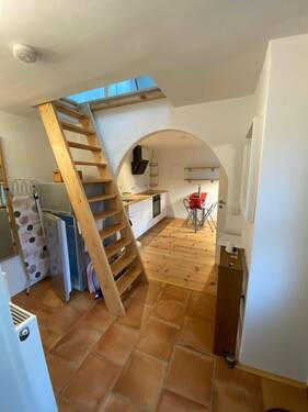 Flur mit Blick in die Küche - 