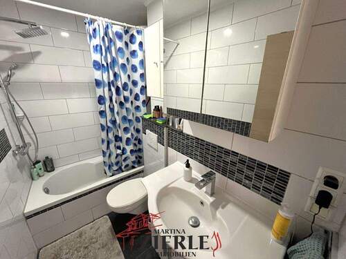 3- Badezimmer - 3 Zimmer Etagenwohnung in Esslingen am Neckar / Oberesslingen