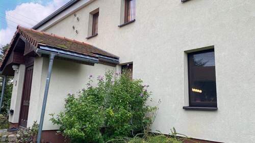 Hauseingang - Einfamilienhaus mit 179,00 m² in Markranstädt zum Kaufen