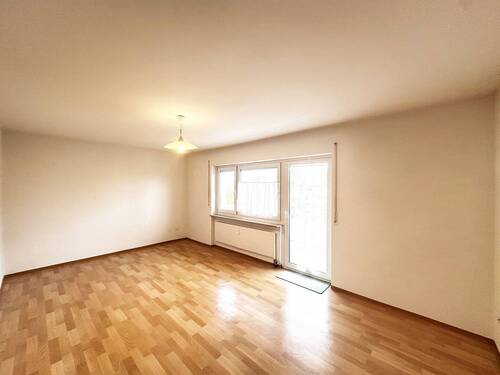 ...mit Zugang zum Balkon - 