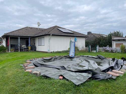 Garten + Pool - 5 Zimmer Bungalow zum Kaufen in Reichelsheim