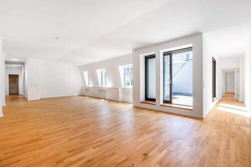 Wohn-, Koch- und Essbereich mit Zugang zur Dachterrasse - 4 Zimmer Etagenwohnung in Berlin