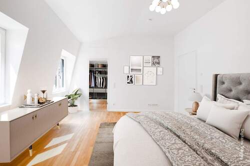 Mögliche Einrichtung des Schlafzimmers mit Zugang zur Ankleide - 