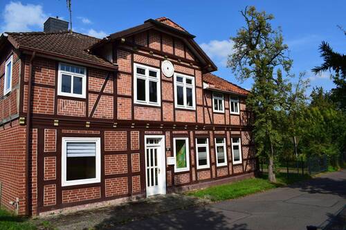  Ansicht Haus - Wunderschönes Fachwerkhaus mit Nebengebäuden und Naturidylle! (SY-1020-235)