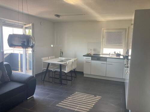 Wohnzimmer (Essbereich) - 3 Zimmer Etagenwohnung zum Kaufen in Villingen-Schwenningen