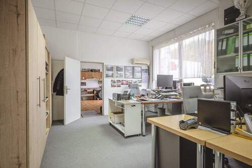 Büro im Erdgeschoss - 