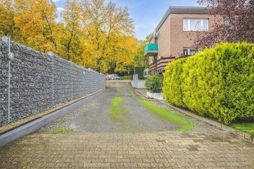 Rückwärtige Zufahrt - 