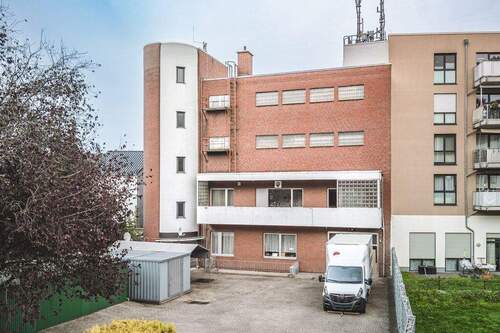 Gebäuderückseite - 