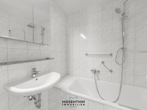 Badezimmer - Etagenwohnung mit 88,00 m&sup2; in Kirchheim zum Kaufen