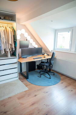 Büro mit Ankleide - 