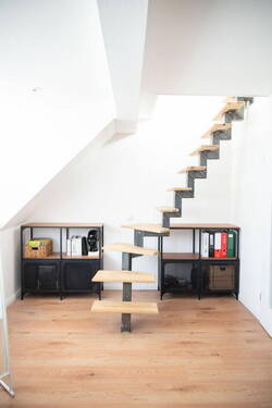 Treppe zum Dachzimmer - 