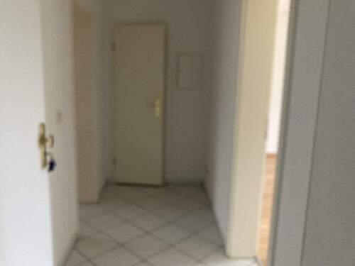 Flur - Etagenwohnung mit 46,70 m&sup2; in Zwickau zur Miete