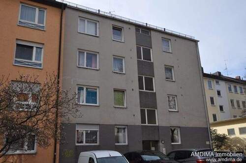 Frontansicht des Hauses - 3-Zimmer-Wohnung mit Balkon und im Erdgeschoß