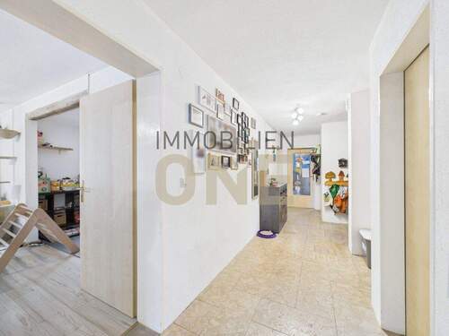 Bild 2 - 5 Zimmer Mehrfamilienhaus, Wohnhaus zum Kaufen in Altmannstein