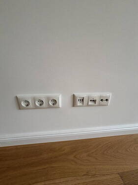 Anschlüsse in beiden Zimmern - 