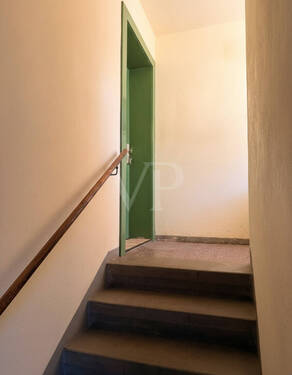 Hausflur EG und OG - 9 Zimmer Mehrfamilienhaus, Wohnhaus in Dresden