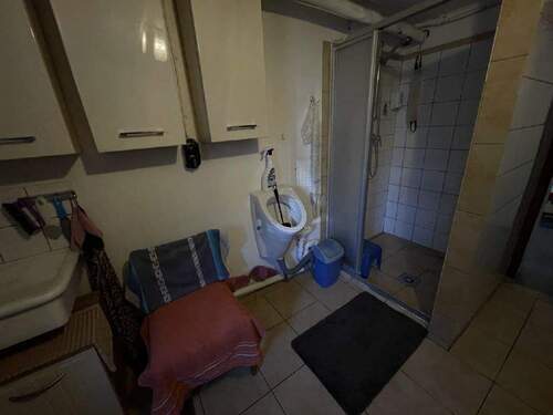 KG mit zus. Dusche - 