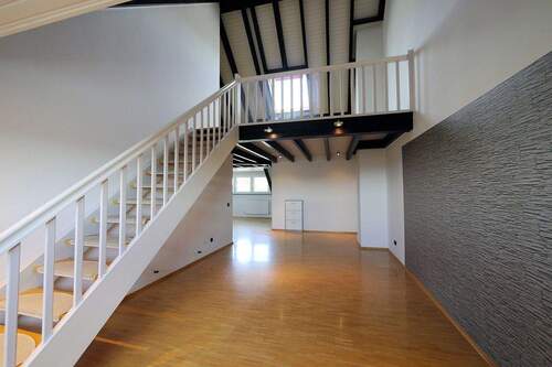 Wohnzimmer - 3 Zimmer Etagenwohnung in Taunusstein