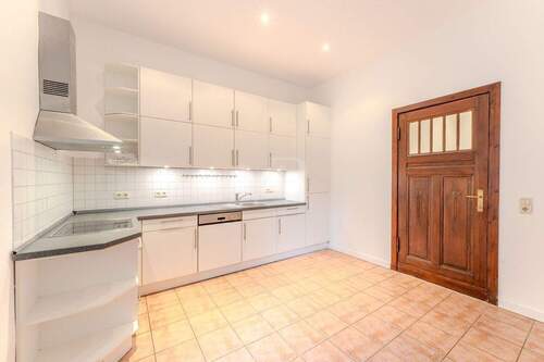  Küche mit Sitzplätzen - 