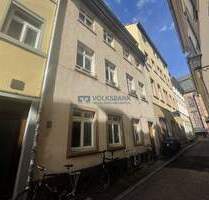 Heidelberg-Kernaltstadt: Solides Mehrfamilienhaus in unmittelbarer Nähe zum Marktplatz!
