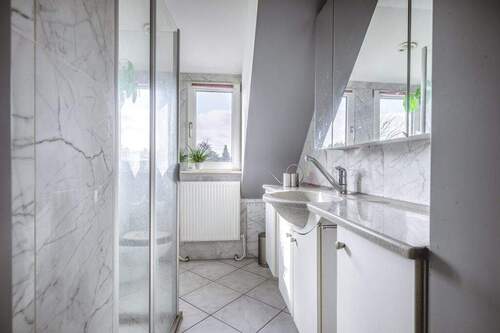 Badezimmer Dachgeschoss - 