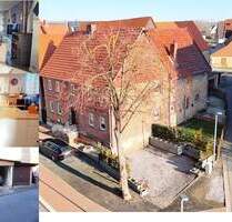 Direkt einzugsbereit! Umfangreich renoviert! Viel Platz mit Stall, Scheune, Garagen! Viel Potenzial! - Breuna