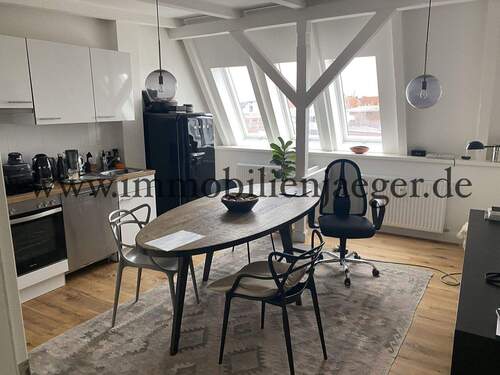 Wohnzimmer 1 - 2 Zimmer Etagenwohnung zur Miete in Hamburg