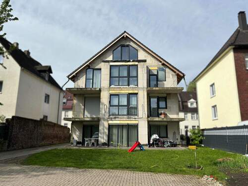 Rückseite mit Garten - 