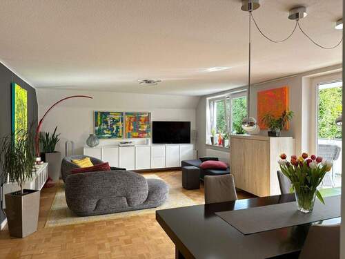 Wohnzimmer - schöne 4-Zimmer-Wohnung mit großem Balkon und Garage in Bochum-Linden