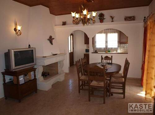 Wohnbereich - 9 Zimmer Mehrfamilienhaus, Wohnhaus zum Kaufen in Douliana