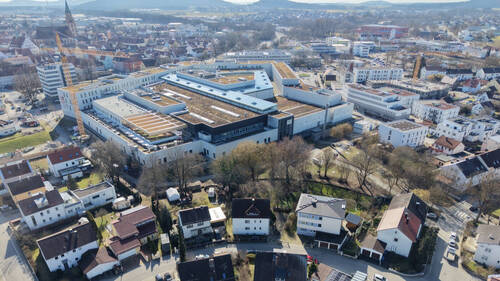 In direkter Nachbarschaft zum NeuenMarkt - Mehrfamilienhaus mit 3 Wohneinheiten oder Bauträgergrundstück in top zentraler Lage!