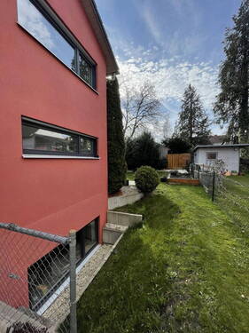 Blick Westseite nach Süden - 5 Zimmer Doppelhaushälfte zum Kaufen in Landsberied